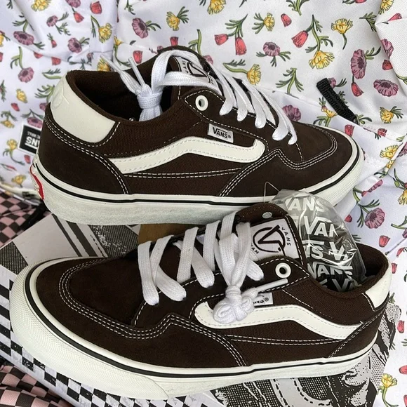 Vans Men’s Rowan
Dark Brown
VN0A5JICDRB Sneakers - Picture 11 of 16